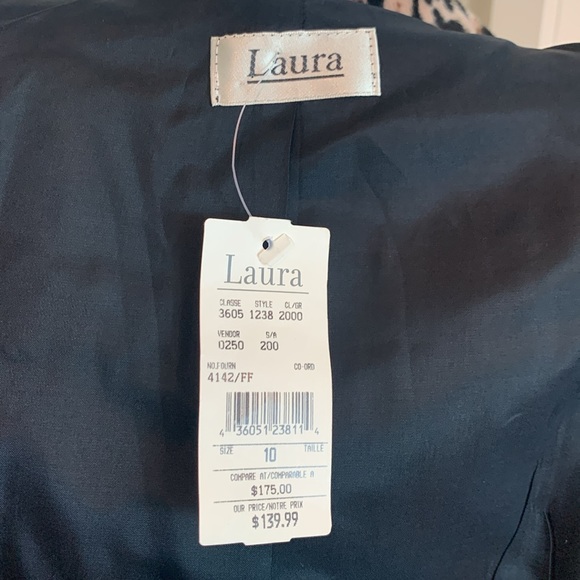 LAURA Women’s Animal Print Jacket - Picture 13 of 16